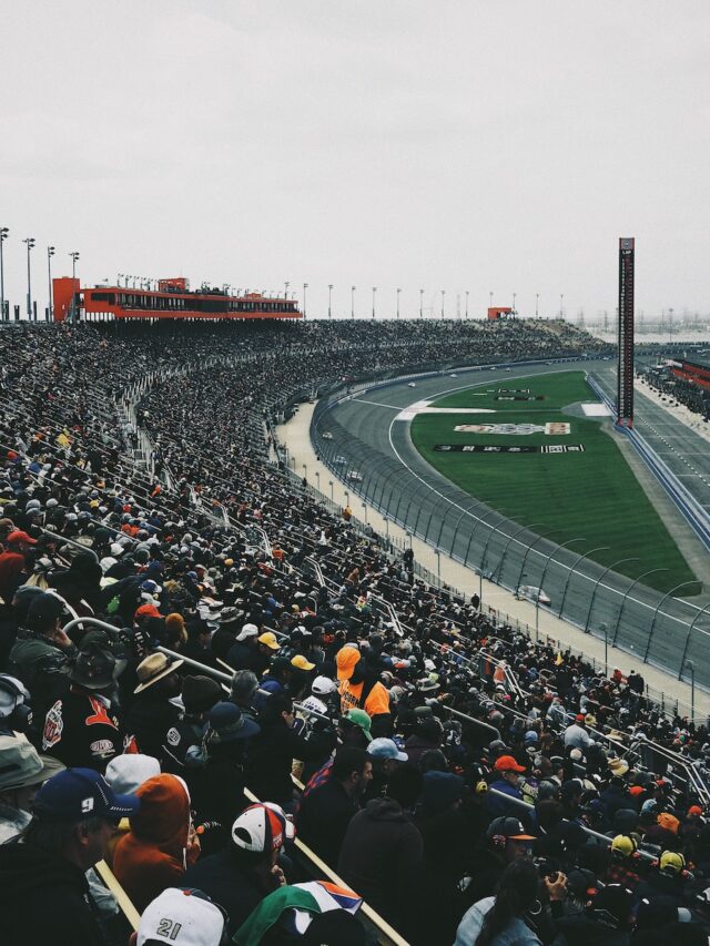 THE COCA-COLA 600 RACE HAS BEEN MOVED TO MONDAY BECAUSE OF RAIN IN CHARLOTTE.