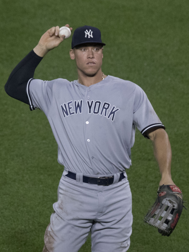 Aaron Judge, Blue Jays discuss dugout sneak peek scandal.