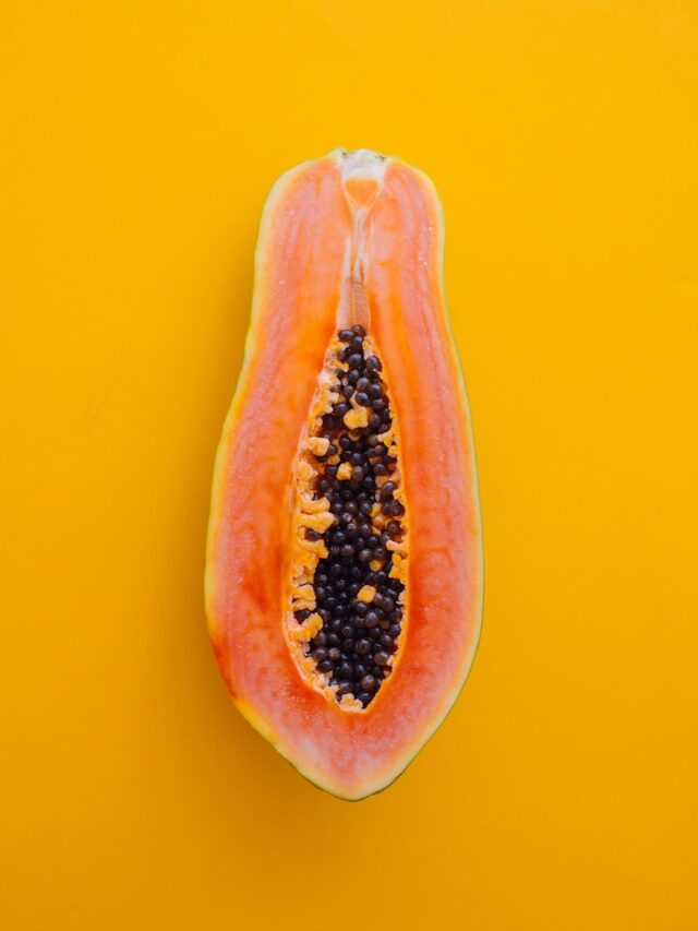 6 FOODS TO AVOID AFTER CONSUMING PAPAYA