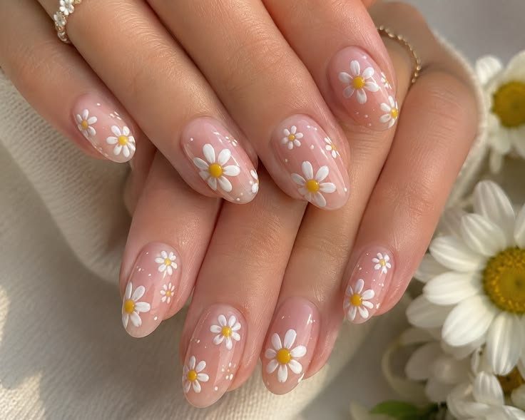Daisy Flower Nail Art