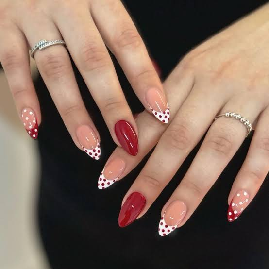 10 Adorable White Polka Dot Nail Ideas for 2026