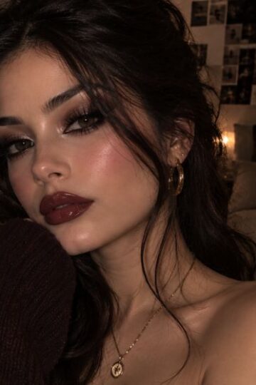 Dark Feminine Makeup Tutorial